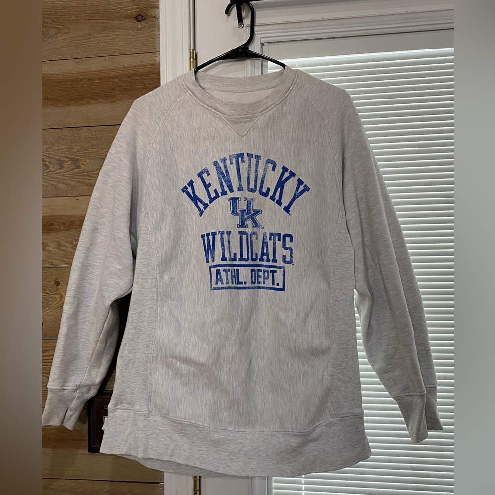 Rivalry Threads Size Large sweatshirt